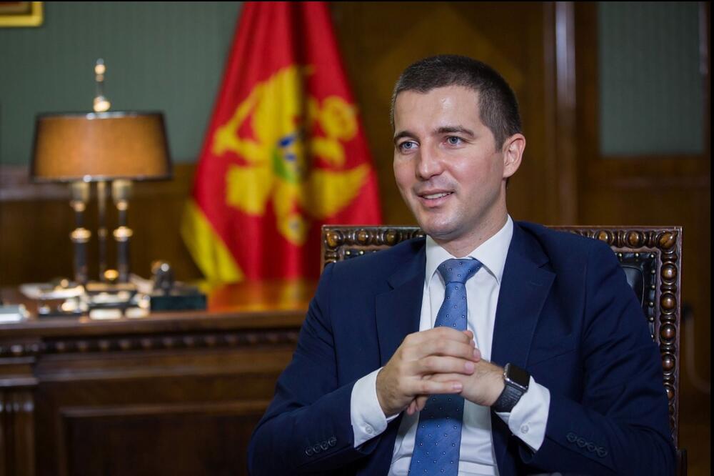 Bečić traži unutrašnju reviziju finansijskog poslovanja službe Skupštine