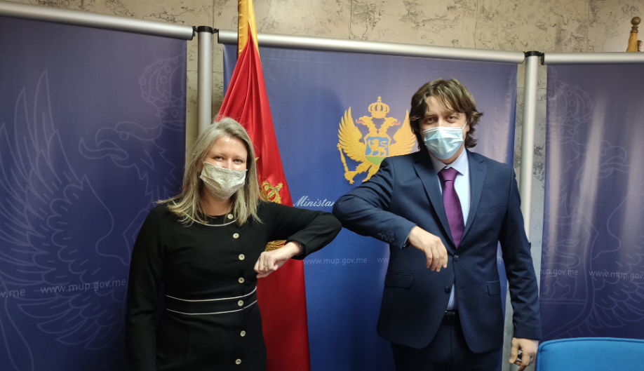 Sekulović – Medoks: Unaprijedićemo saradnju u borbi protiv krijumčarenja duvanskih proizvoda i droga