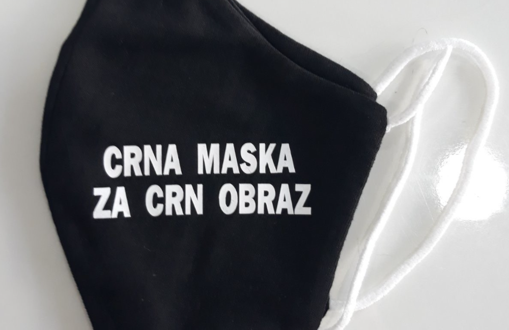 Damjanović poslanicima vlasti uručio pisma i zaštitne maske: Crna maska za crn obraz (VIDEO)