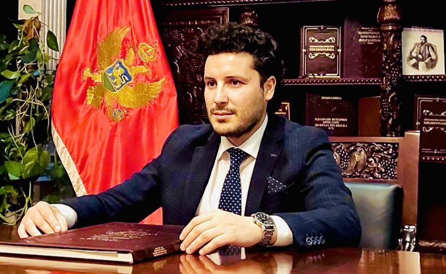 Abazović: Đukanović dao sebi žuti karton