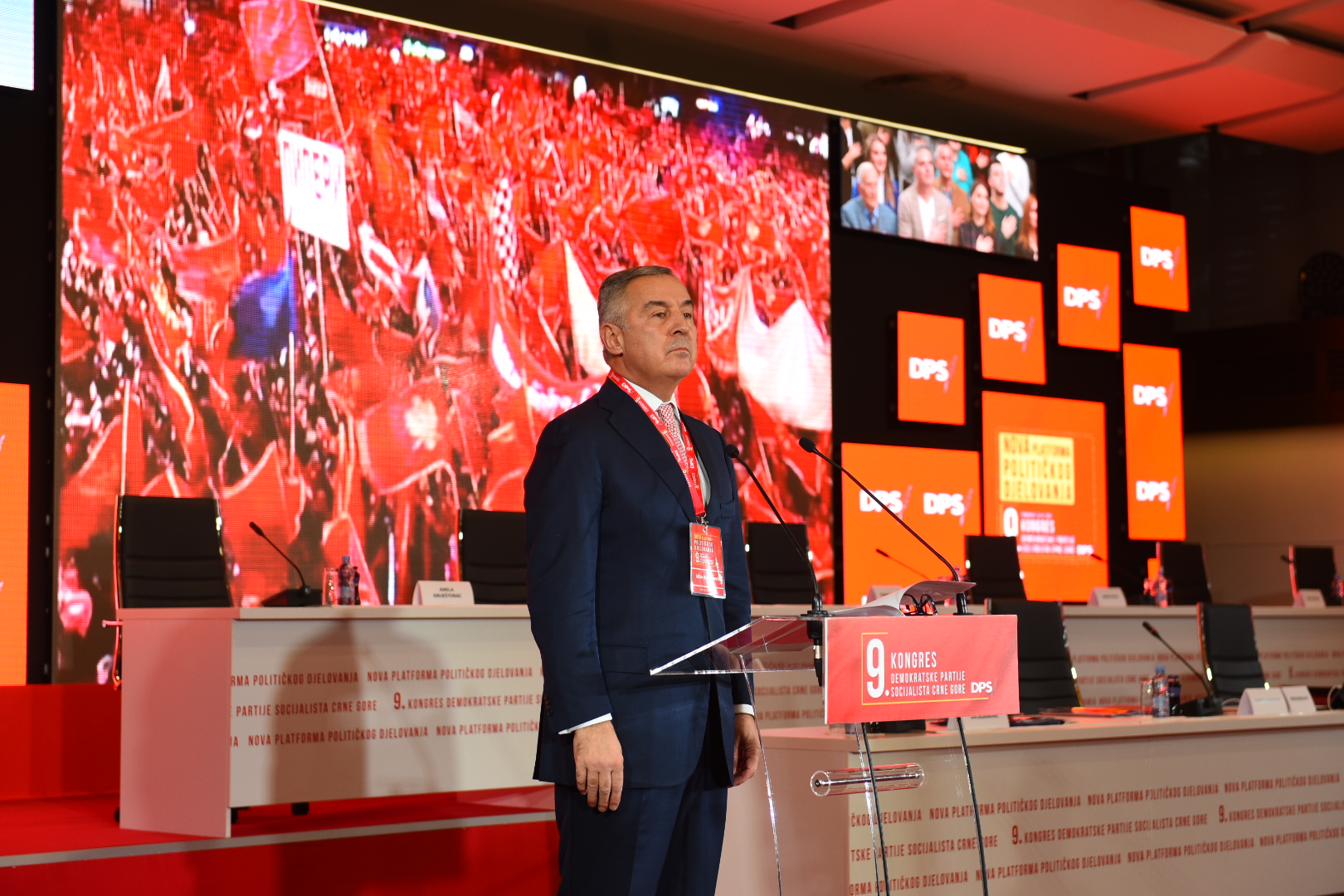 (FOTO) UŽIVO NA STANDARDU Đukanović: Još srčanije ćemo se boriti za građansku CG, multietničku demokratiju i evropsku budućnost