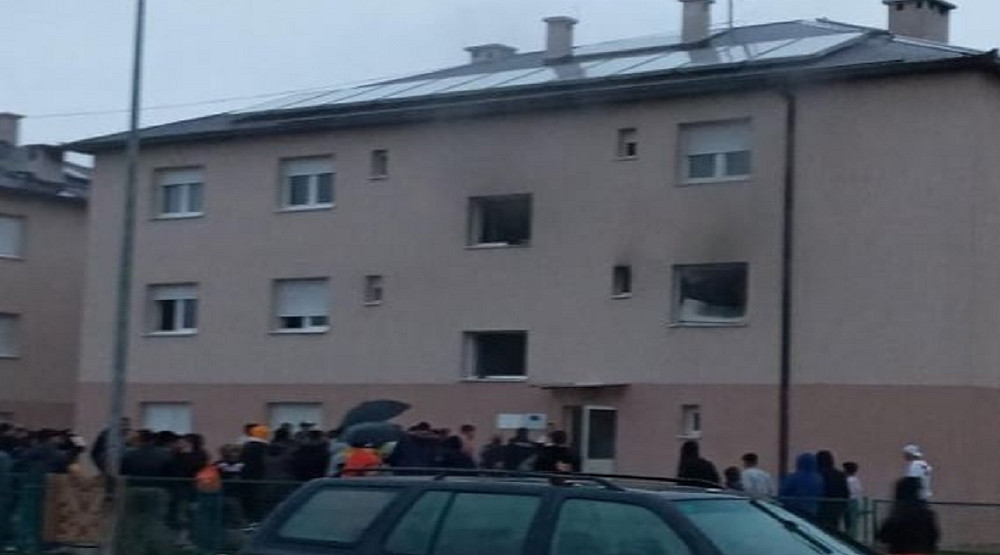 Ugašen požar u zgradi na Vrelima Ribničkim