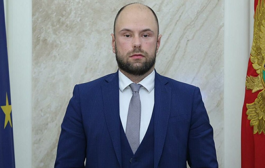 IMOVINSKI KARTON RADULOVIĆ: Vlasnik dva stana i kuće, na računu blizu 28.000 eura