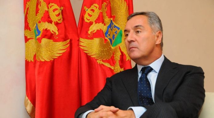 New Europe: Đukanović ostao gazda