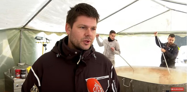 Najbolji kuvari Hrvatske volonterski spremaju hranu žiteljima područja pogođenih zemljotresom