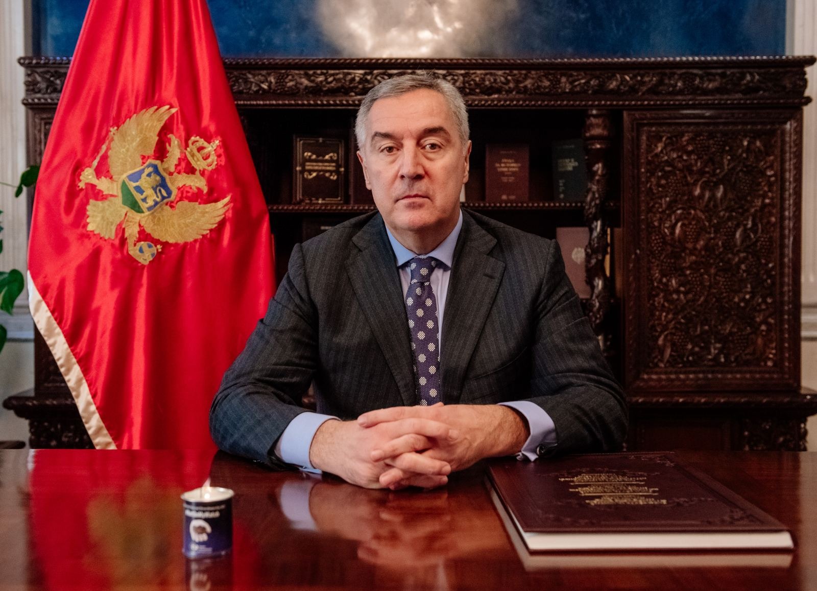 Đukanović se simboličnim paljenjem svijeće sjećanja pridružio kampanji za žrtve holokausta