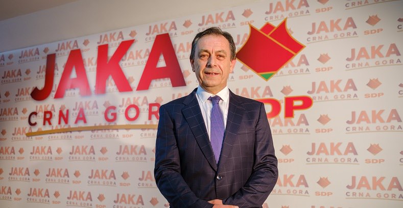Nikolić URI: Političku polemiku vodite argumentima, a ne jeftinim kvalifikacijama