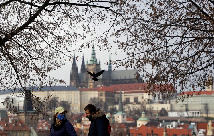 Češka od 5. februara pooštrava uslove i za nužna putovanja