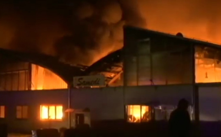 U Valjevu izgorjele dvije fabrike namještaja