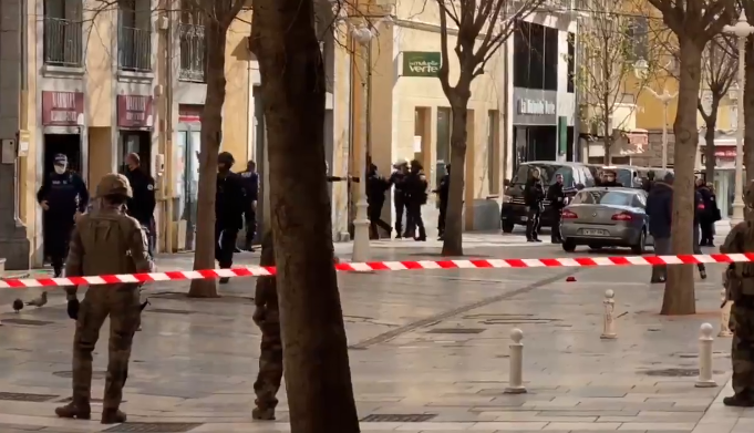 Uhapšen čovjek koji je bacio kutiju sa LJUDSKOM GLAVOM! (VIDEO)
