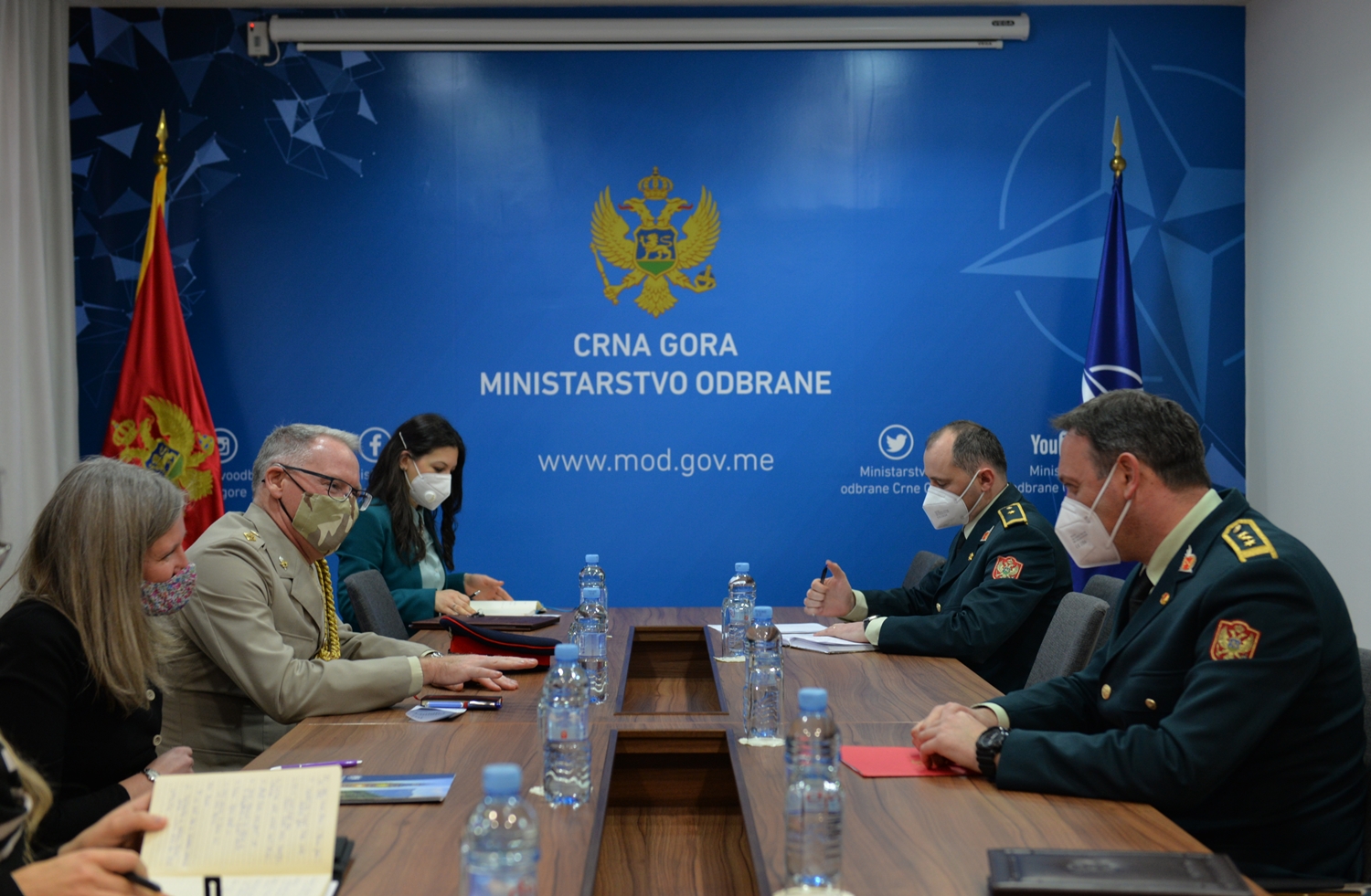 Injac sa ambasadorkom Medoks i izaslanikom odbrane UK: Crna Gora će nastaviti da unaprjeđuje svoj odbrambeni sistem