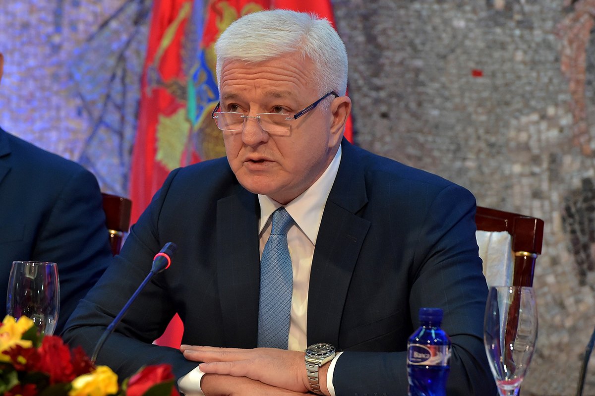 Marković, Vladi: Priznaćemo da smo krivi, a vi priznajte da ste nesposobni; Ministarko, budite već jednom ljekar