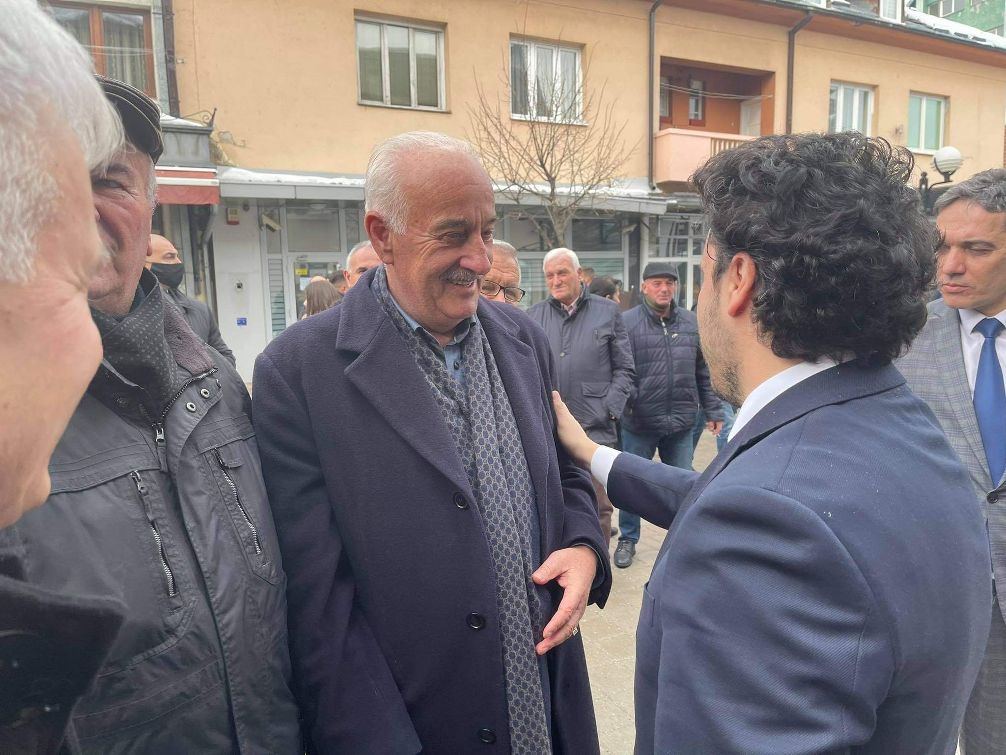 Abazović: Uzalud medijski spinovi, srdačan razgovor sa građanima Rožaja