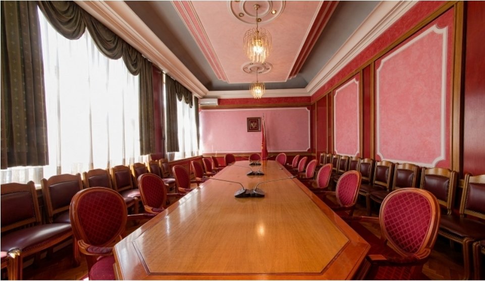 SD: Poslanici vlasti bojkotuju Parlament i odbore, cinici bi rekli da kriza u vladajućoj koaliciji ne doprinosi radu Parlamenta