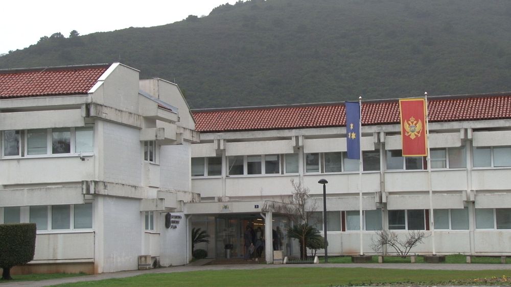 Sjutra Dan žalosti u Budvi zbog velikog broja žrtava koronavirusa