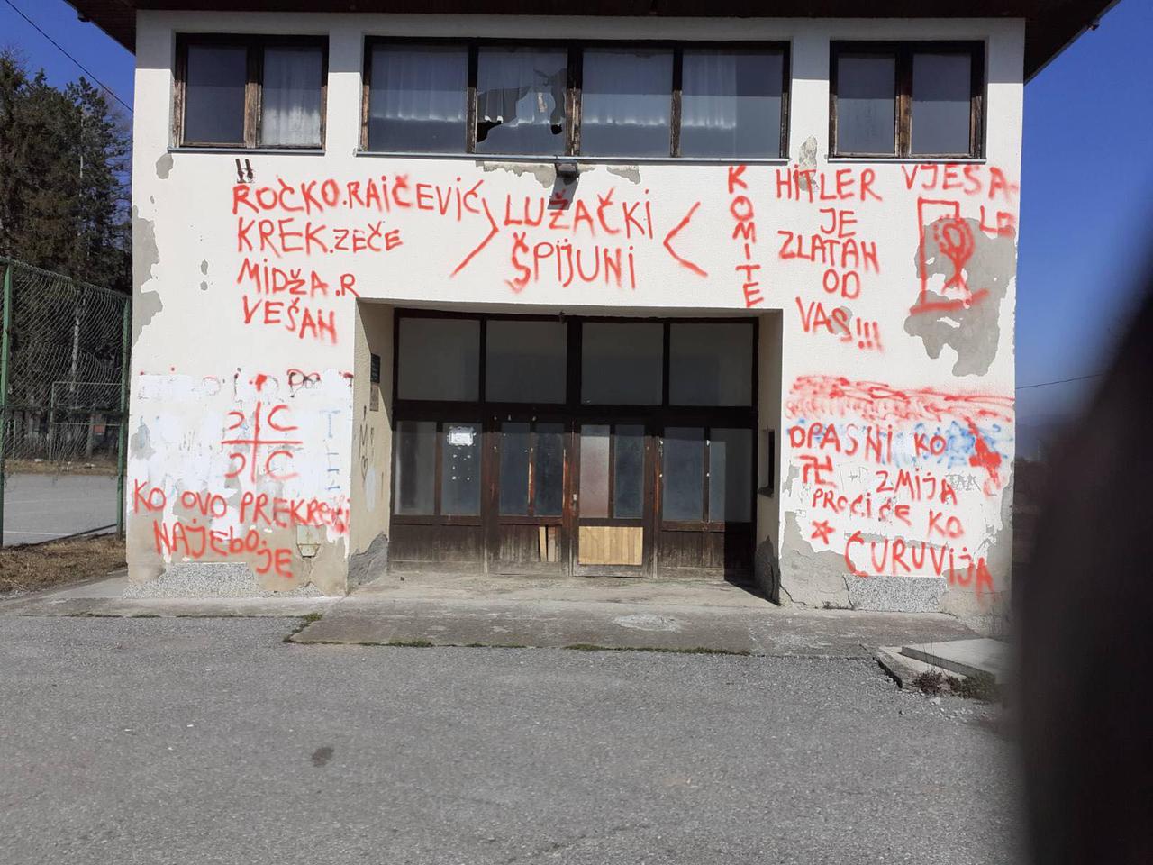 Fatić o novim fašističkim grafitima u Beranama: Učinićemo sve da vratimo grad na put tolerancije i antifašizma