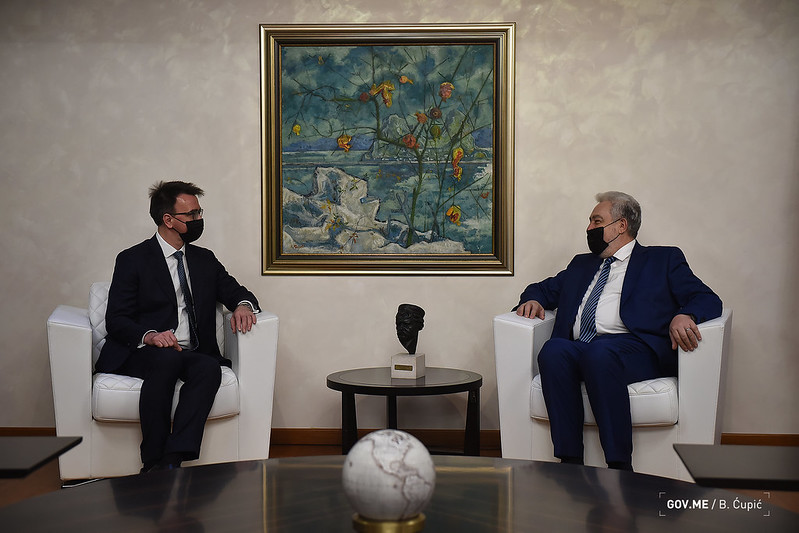 Krivokapić: Zahvalnost Rusiji na isporuci prvog kontigenta od 5 000 doza vakcina Sputnjik V
