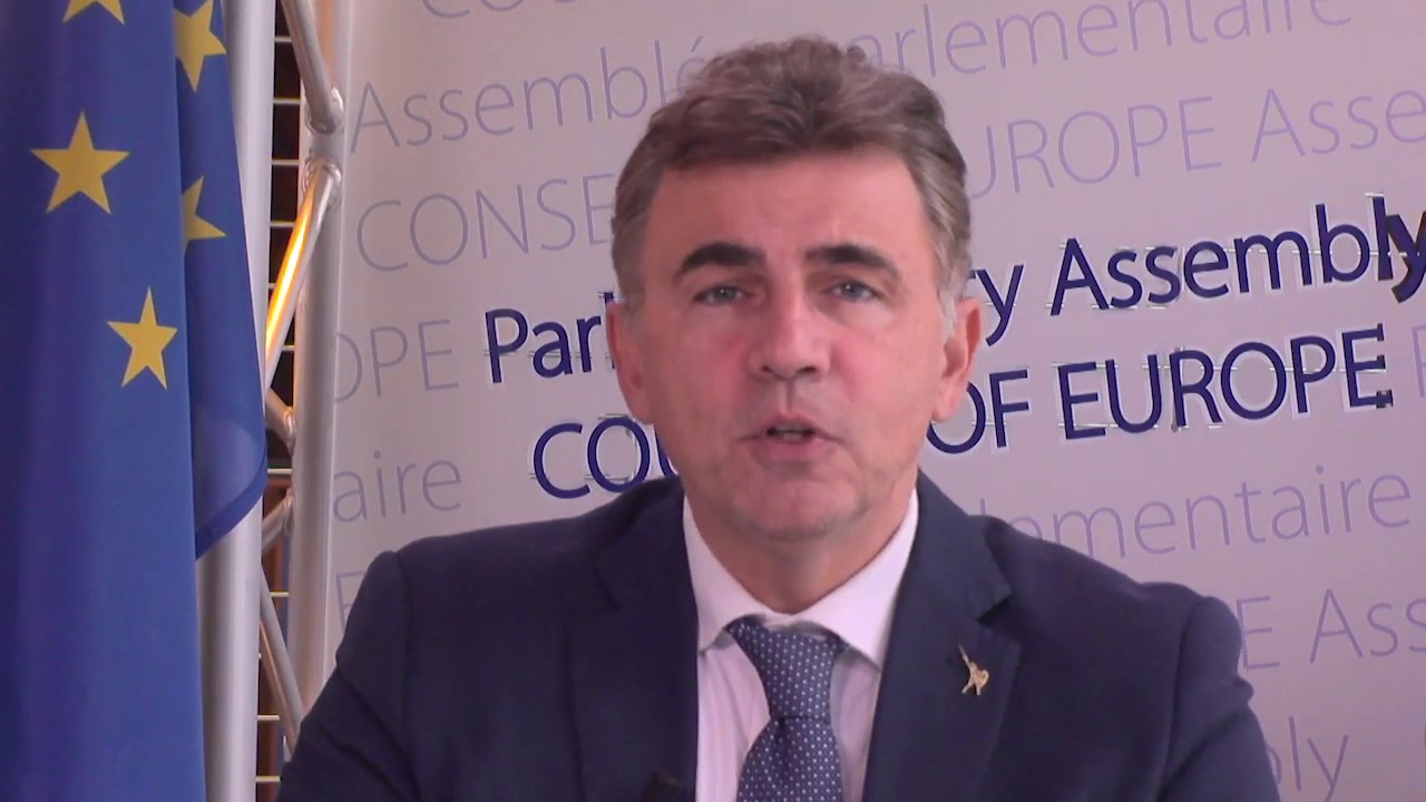 VESKOVI: EU vode ljudi bez vizije, pojačati dijalog sa Crnom Gorom
