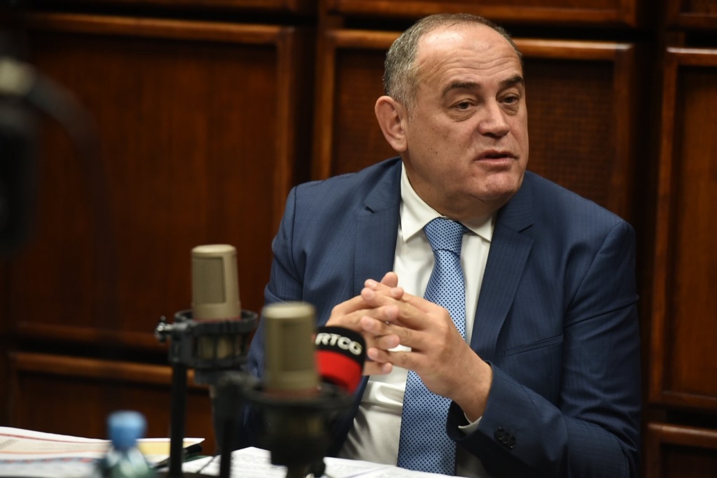 Simović potpisao ugovor za kupovinu 57 vatrogasnih odijela