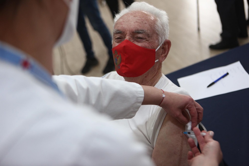 (FOTO) VAKCINACIJA U PODGORICI: Prva grupa stariji od 80 godina, Borovinić-Bojović: U srijedu bi mogli da završimo sa najranjivijom grupom