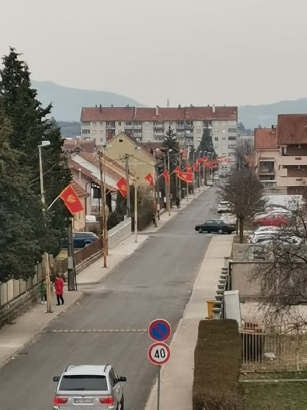 Crnogorske zastave vijore se u OVOM naselju pod Trebjesom