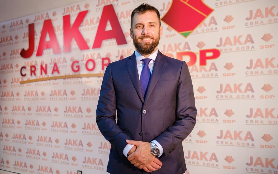 Zeković: Osumnjičeni “kroz dimnjak”, a pravda kroz prozor