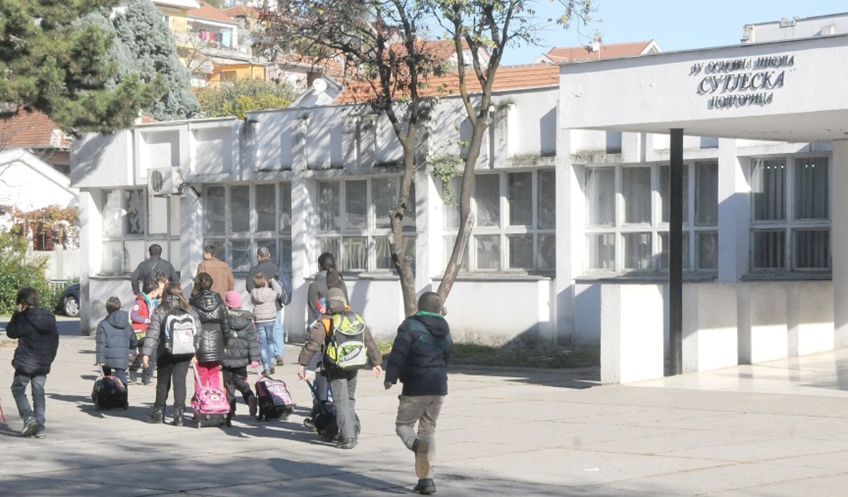 Svaki treći nastavnik u Podgorici zaražen, studenti drže časove