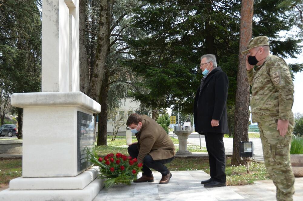 MO: Sa tugom se sjećamo poginulih vojnika u NATO intervenciji
