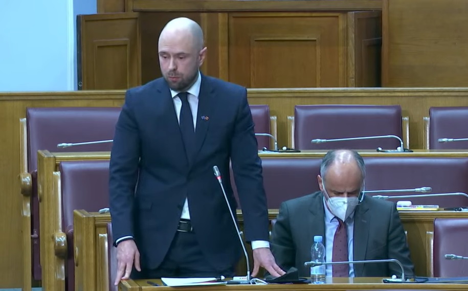 Radulović: Vlada ne može da povuče odluku o protjerivanju ambasadora Srbije, Vučurović: Vi ste kao funkcioner MVP pripadali najkriminalnijem režimu