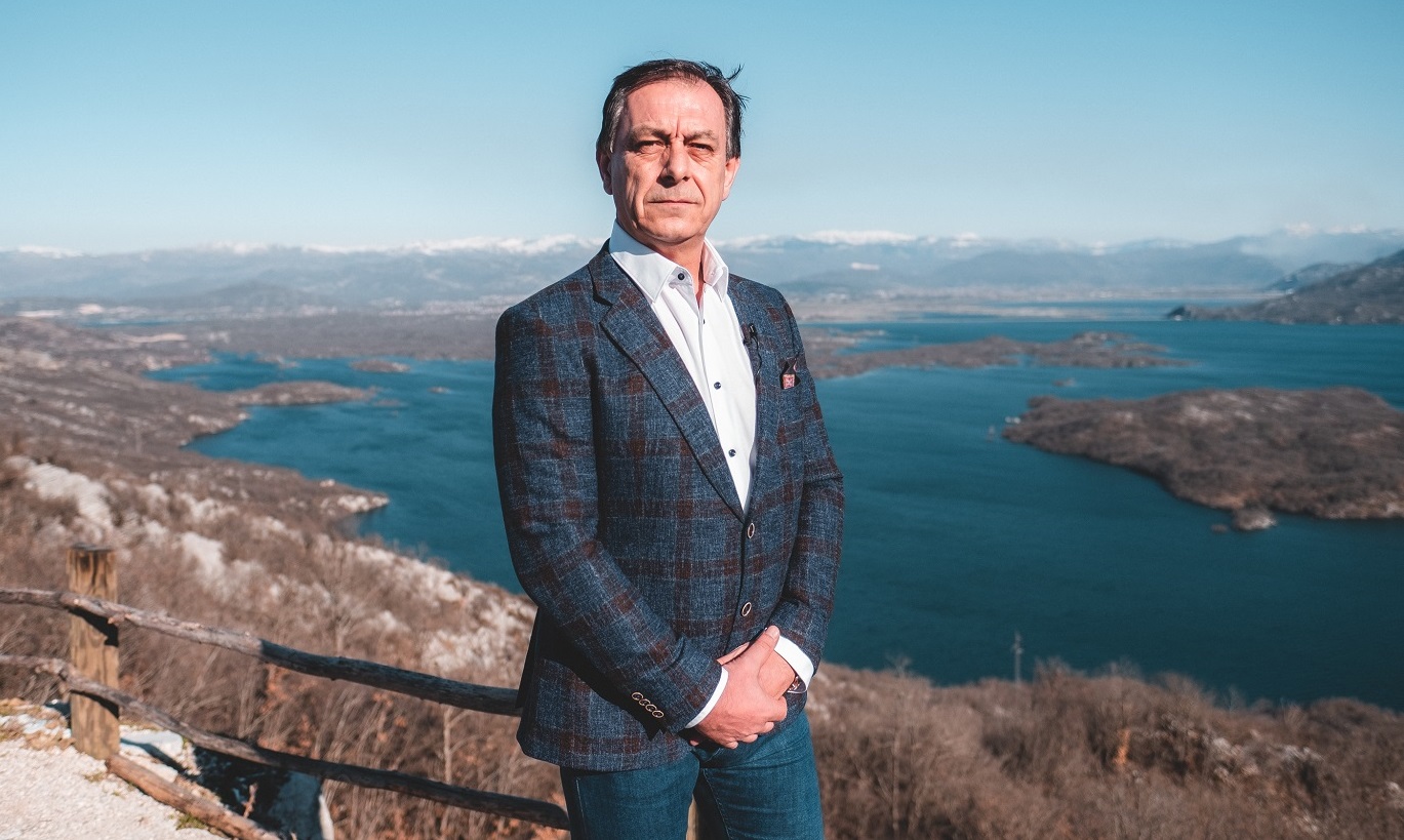 Nikolić: Trovanje omladine zarad izborne kampanje, nedopustivo i sramno