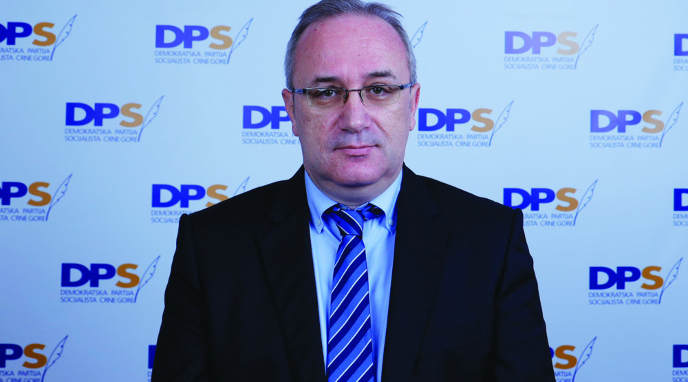 Zvrko: Da li premijer prati epidemiološku situaciju u Crnoj Gori?