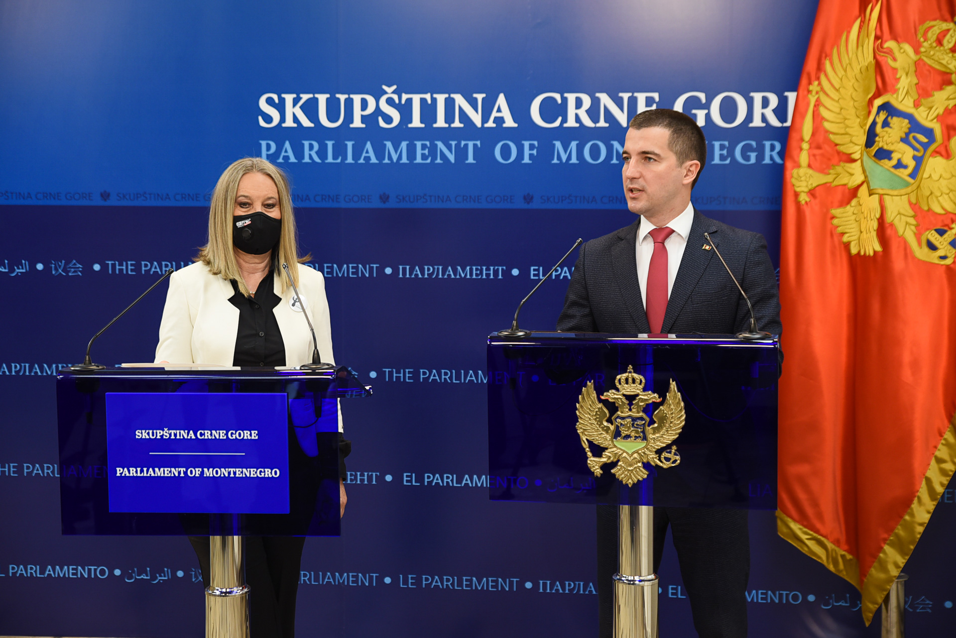 Bečić i Jelušić na otvaranju izložbe u Skupštini: Žene da ne budu samo nužna kvota