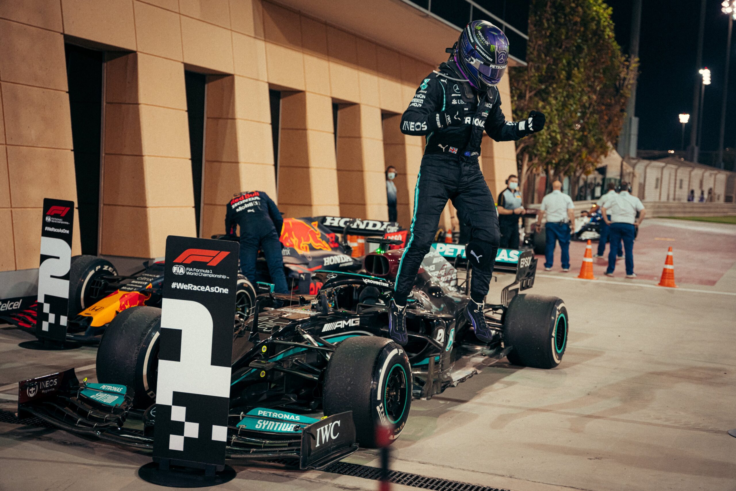 Hamilton pobijedio u Bahreinu