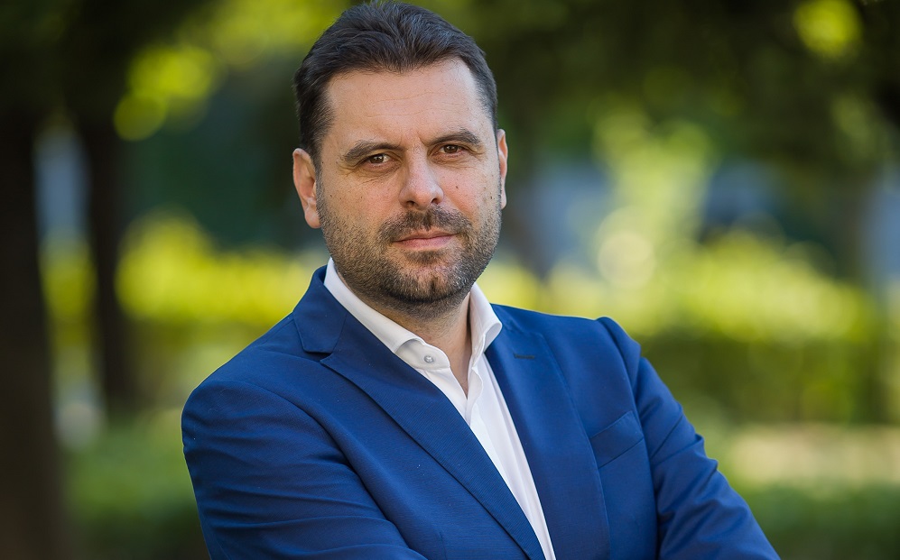 Vujović: Zemlja čuda, ministri imaju prebivalište i državljanstvo, a time i pravo glasa u Srbiji
