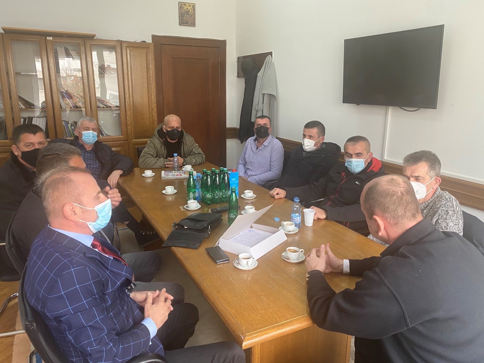 Skupština: Knežević primio policajce koji su bili onemogućeni da glasaju
