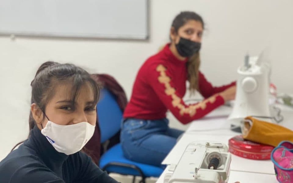 Obuka na šivaćim mašinama za pripadnice RE zajednice: Polaznice kursa veoma zadovoljne, nadaju se većim šansama za posao
