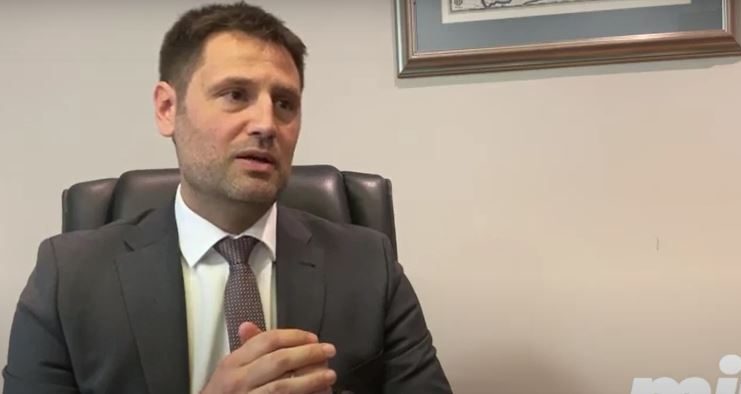 Todoroviću plata preko 3.000 eura, vraća stambeni kredit od 175.000 eura