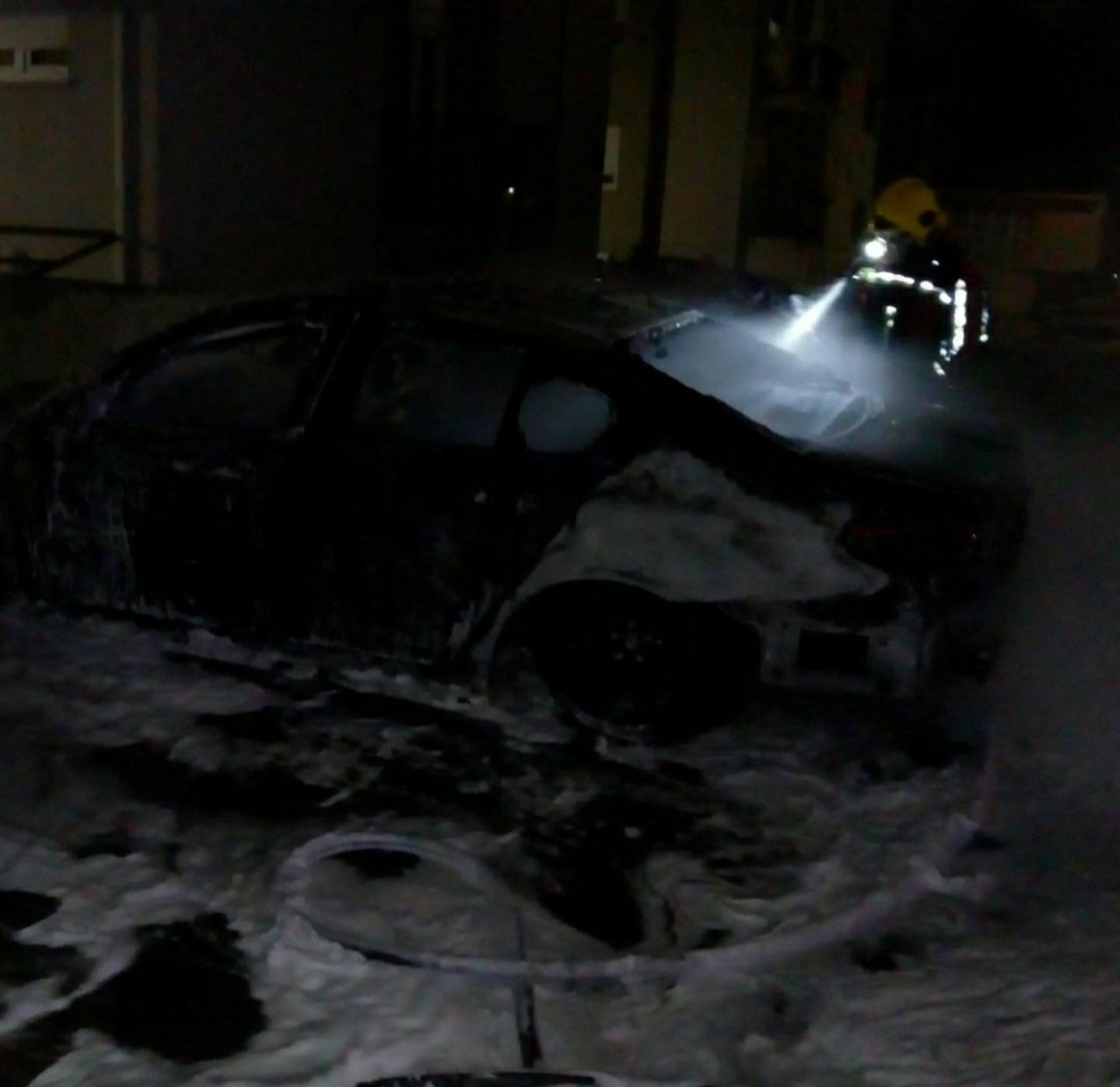 Izgorio automobil Jovana Radulovića na Zabjelu