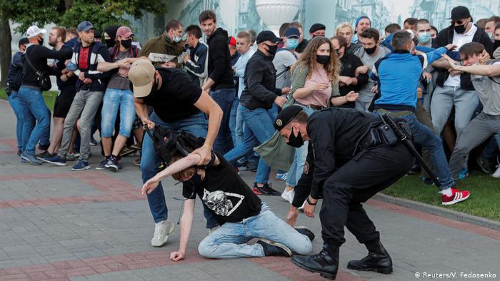 Uhapšene desetine ljudi tokom demonstracija u Bjelorusiji