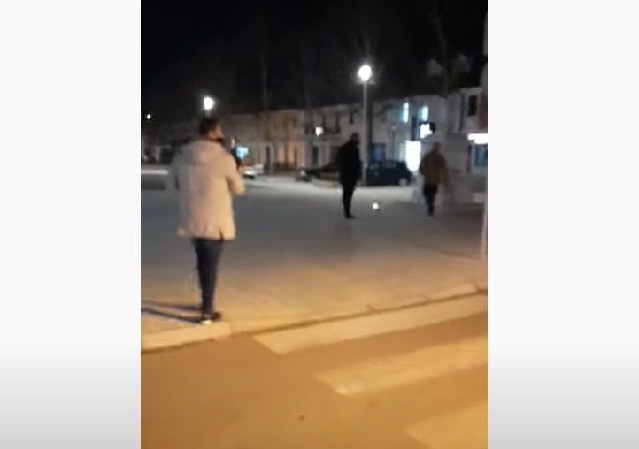 NASTAVLJA SE: Članovi PKS opet stražarili ispred Piazze i čekali Miloševića, policija iz lokala izvela vlasnika