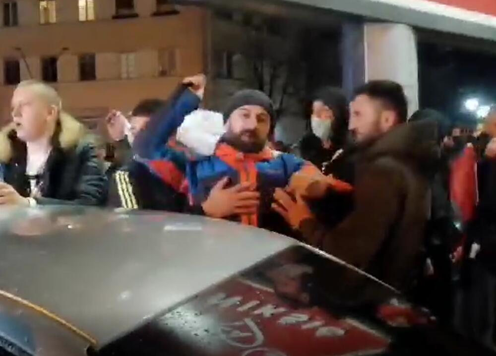 Krivična prijava protiv osumnjičenog za napad na novinarku Vijesti i policajca