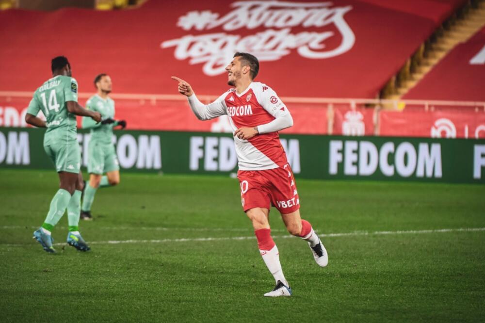 Jovetić promašio penal, pa pogodio za 0:1