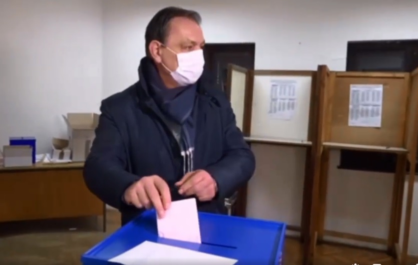 Nosilac liste SDP-a Željko Nikolić iskoristio svoje biračko pravo