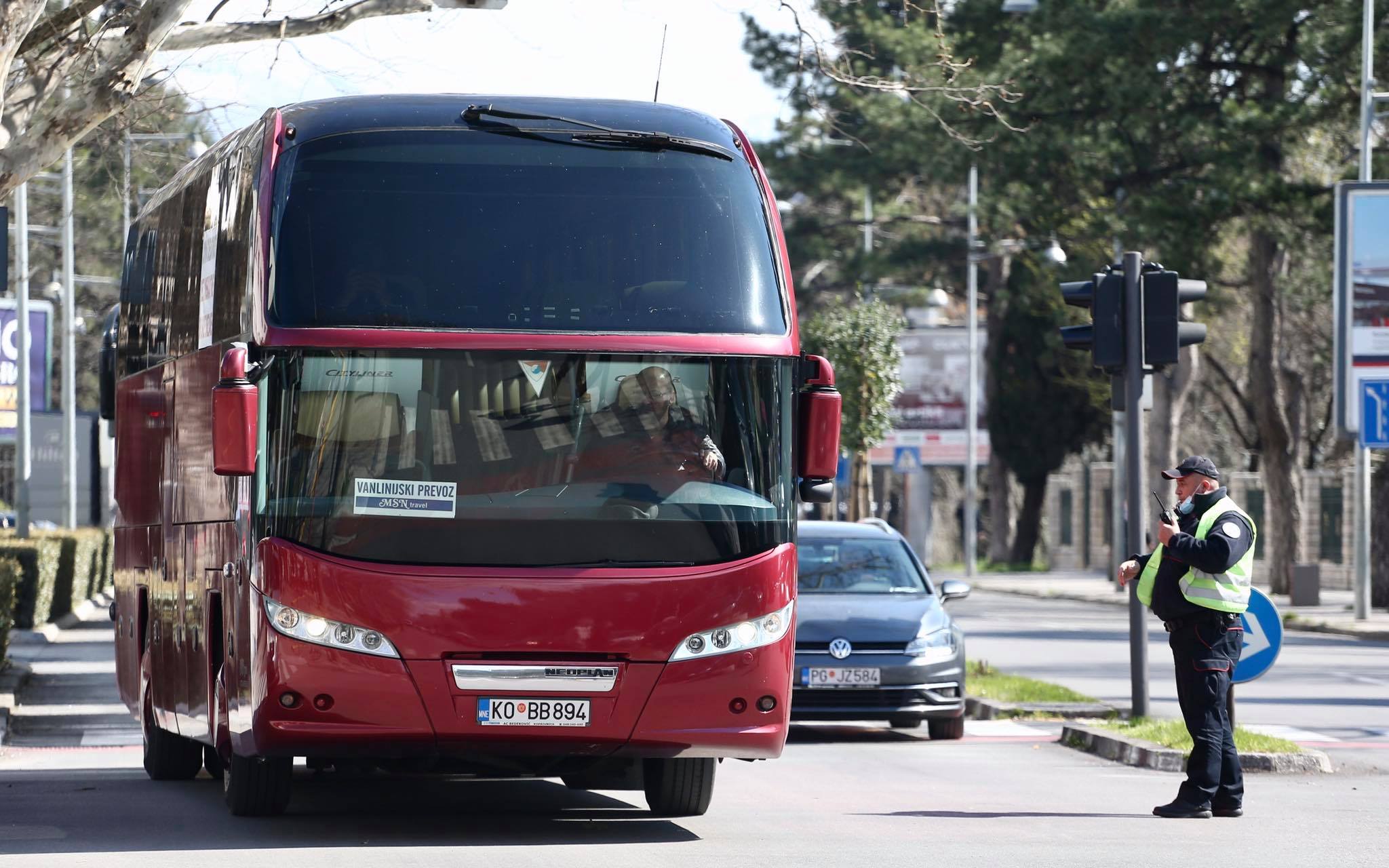 Bez novih protestnih vožnji, na sastanku sa Spajićem dogovorena isplata pomoći