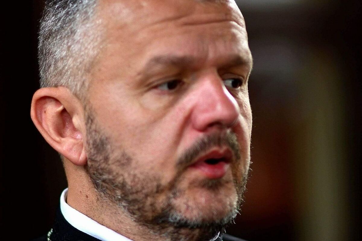 LAJOVIĆ ZA STANDARD: Nova Vlada spremna da potpiše ono što ni Amfilohije nije htio samo da bi opstala