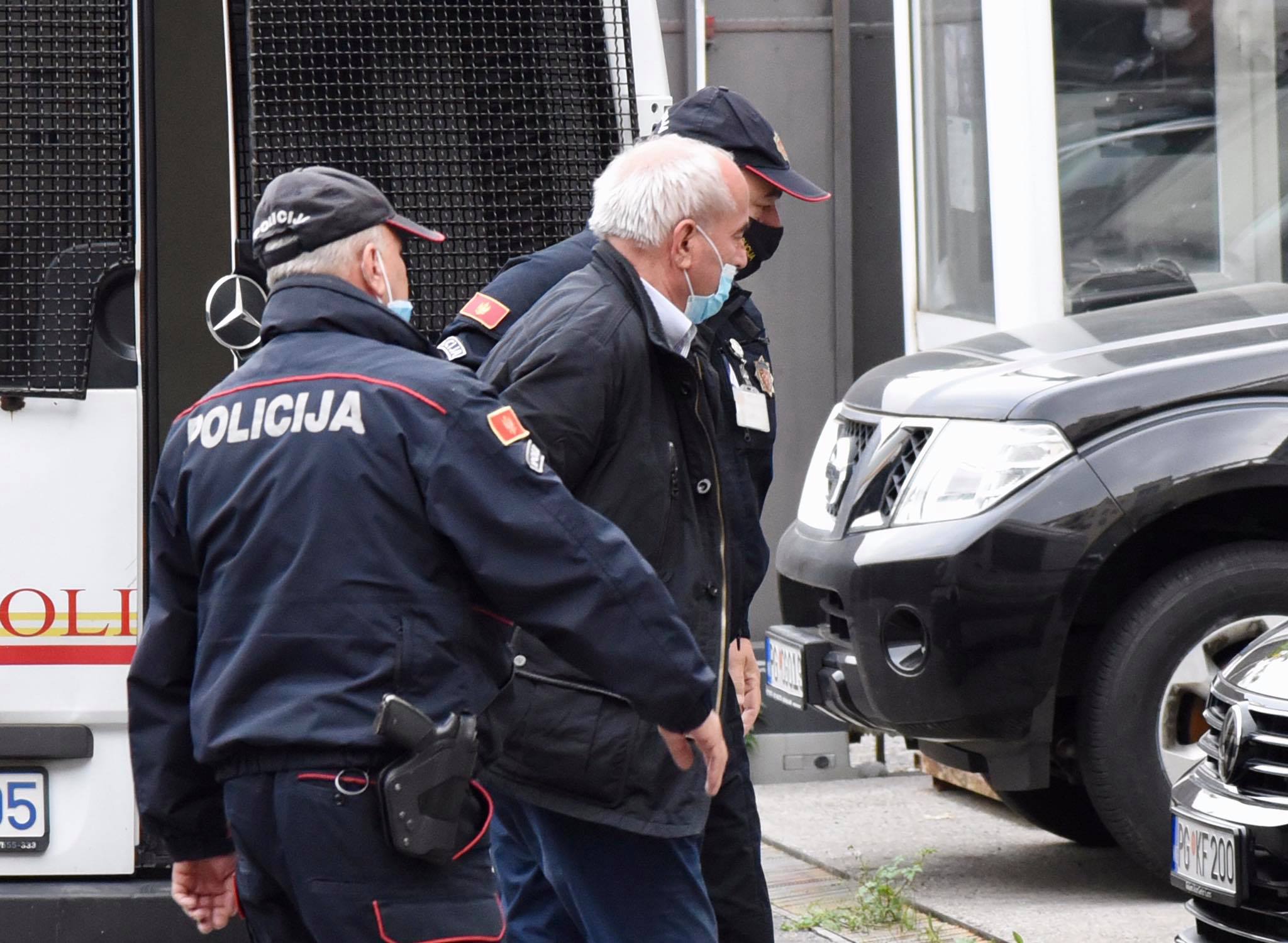 (FOTO) Potvrđeno pisanje Standarda: Bivši ministar Branko Vujović i ostali osumnjičeni pušteni da se brane sa slobode