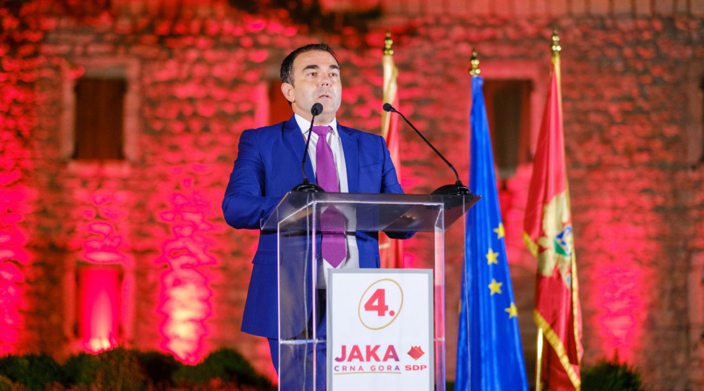 Đurašković: Vlada priprema najveću otimačinu državne imovine u istoriji Crne Gore