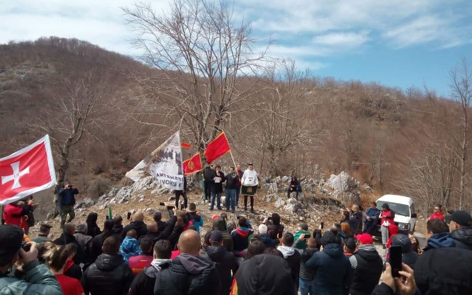 Bijeli teror se ne zaboravlja: Građani okupljeni kod kuće Petra Zvicera