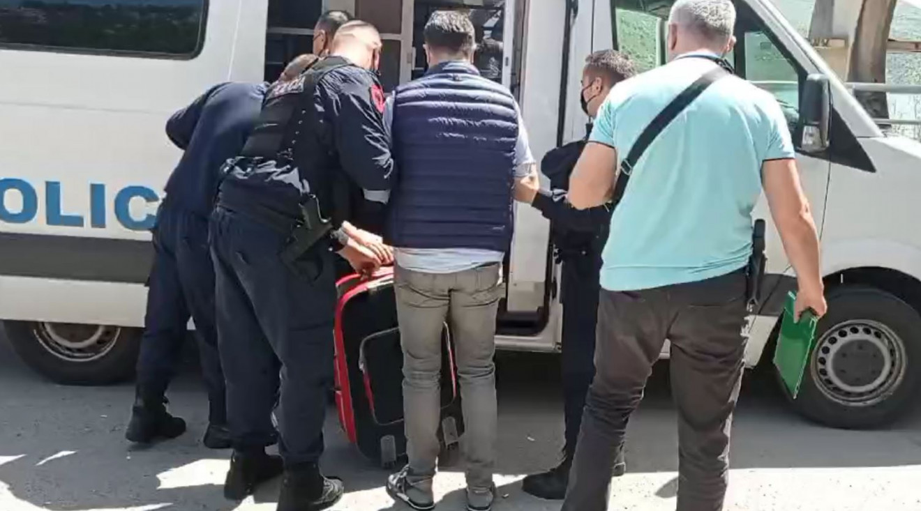 Podgoričanin osumnjičen za oružanu pljačku juvelirnice, izručen Italiji