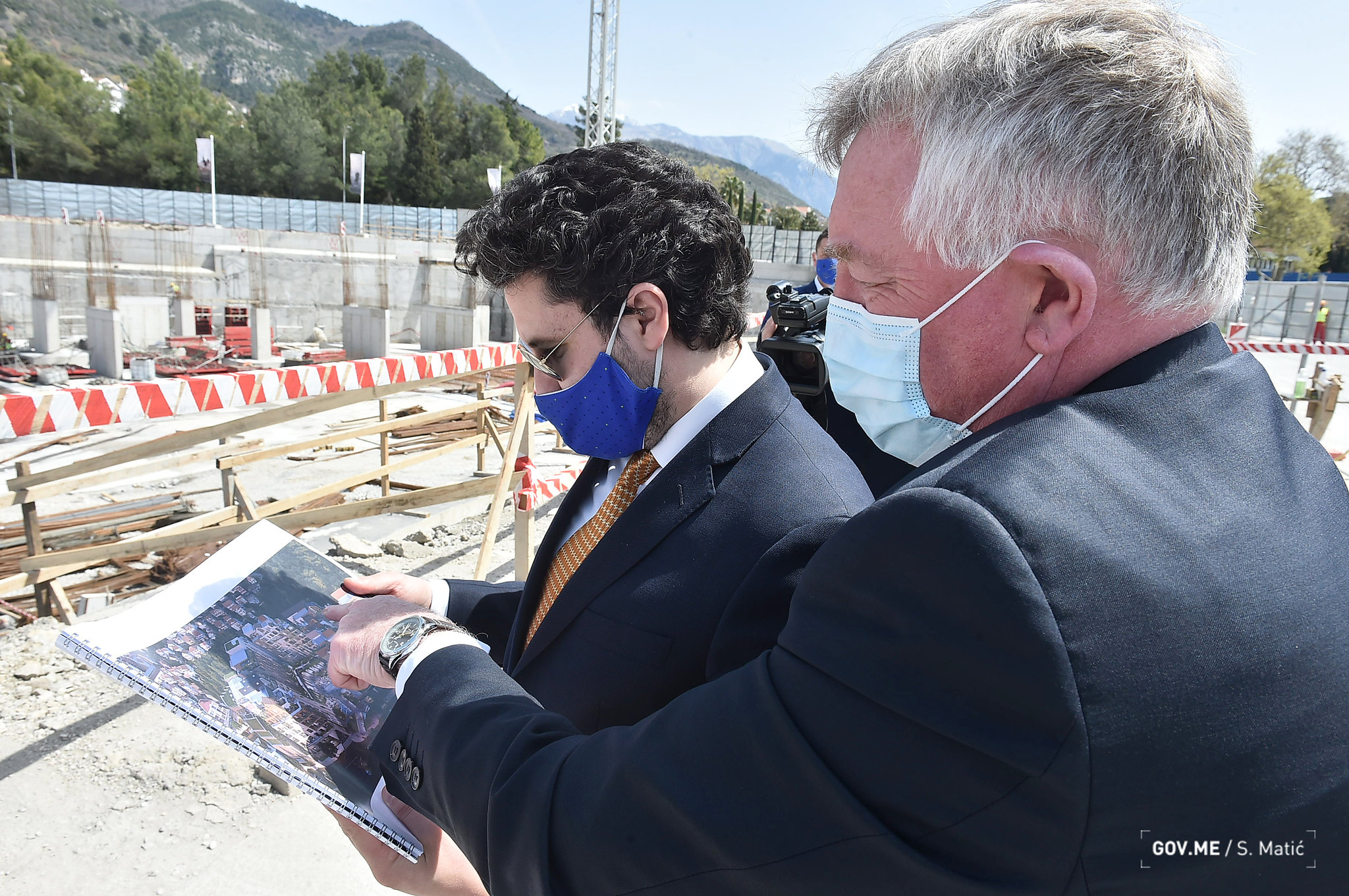 Abazović u službenoj posjeti Opštini Tivat: Sve aktivnosti usmjerene na turističku sezonu